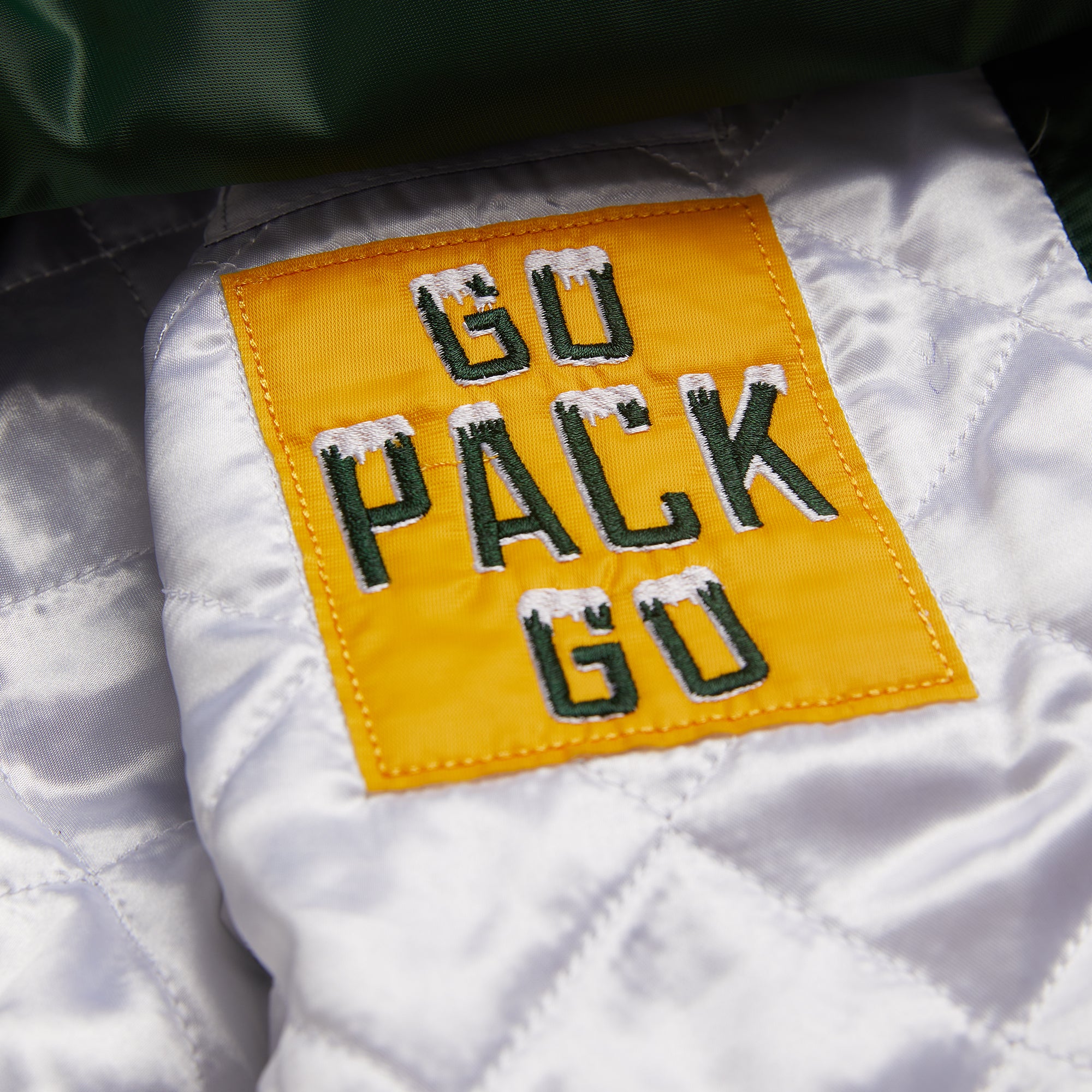 Sold at Auction: VINTAGE GREEN BAY PACKERS STARTER SATIN JACKET